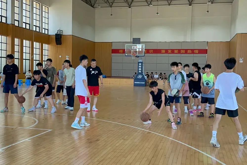 如何通过杯赛培养团队合作精神_2